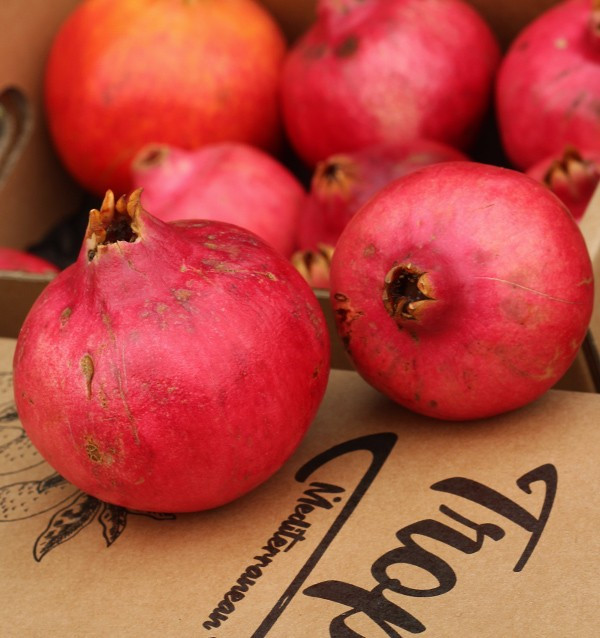 Buy pomegranates online at Tropitop